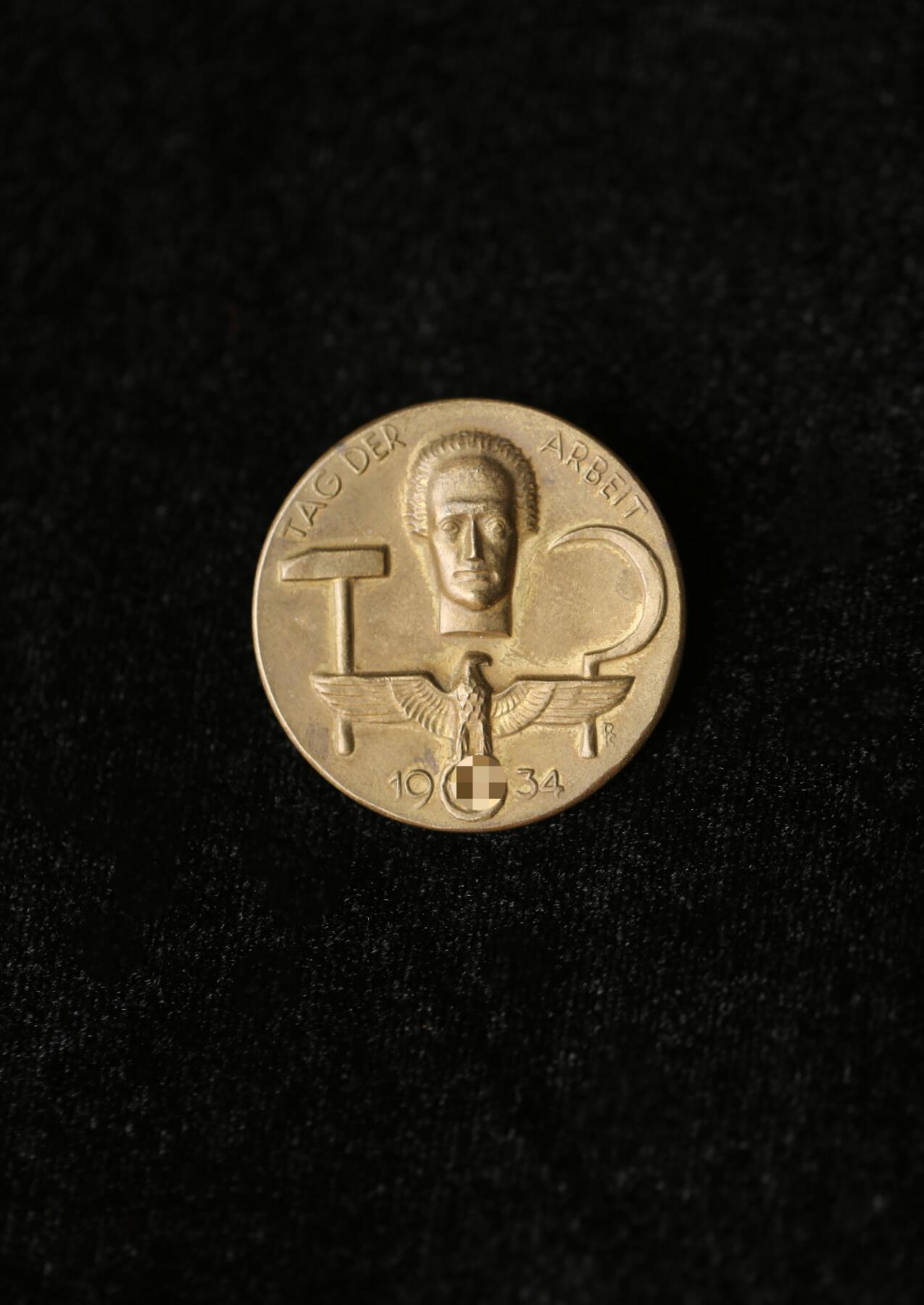 欢庆春节！戎马世界章牌大赏第112期春节大拍  德专场 1934年德国‘劳动节’青铜纪念章