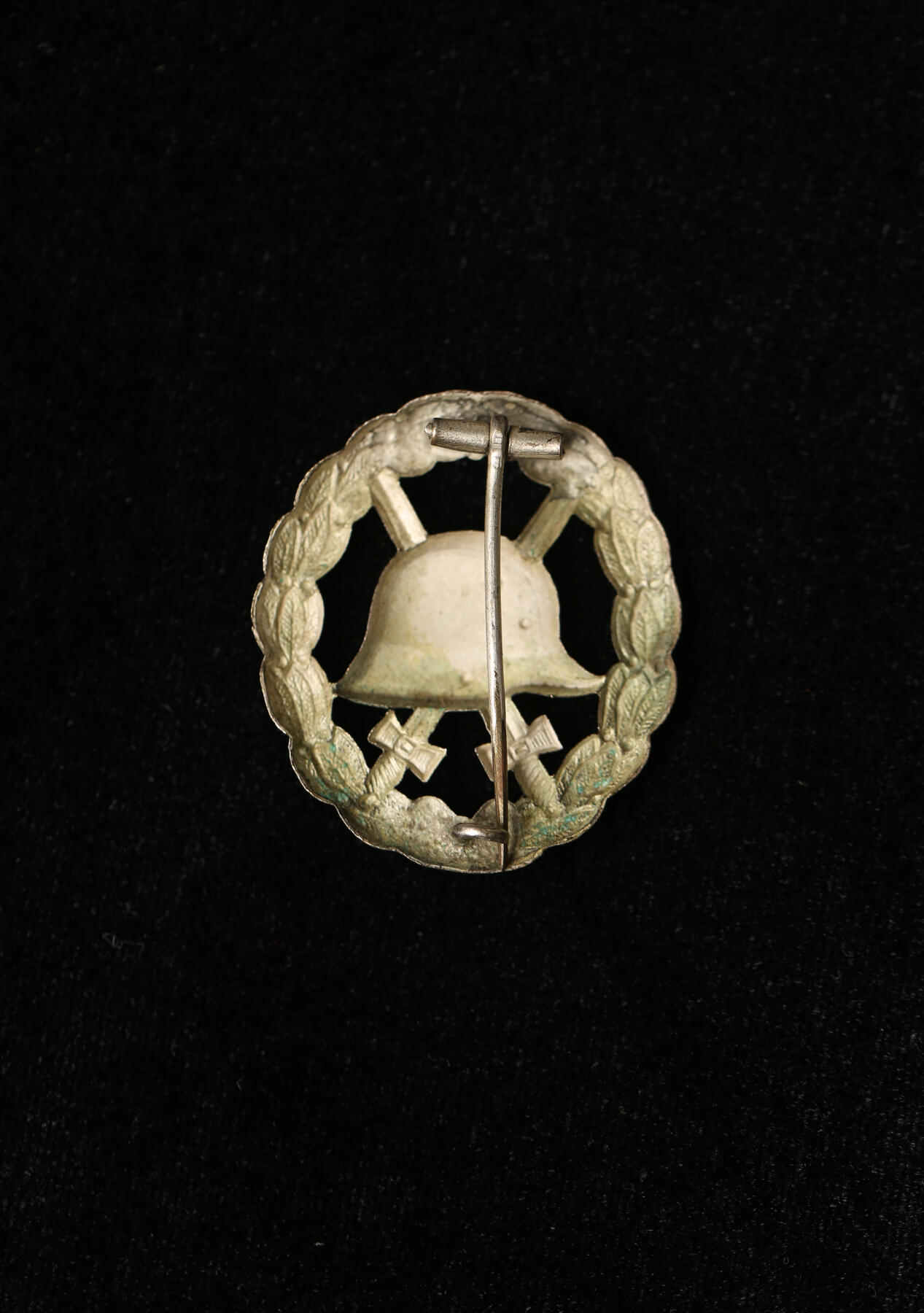 欢庆春节！戎马世界章牌大赏第112期春节大拍  德专场 一战银级战伤奖章 镂空版