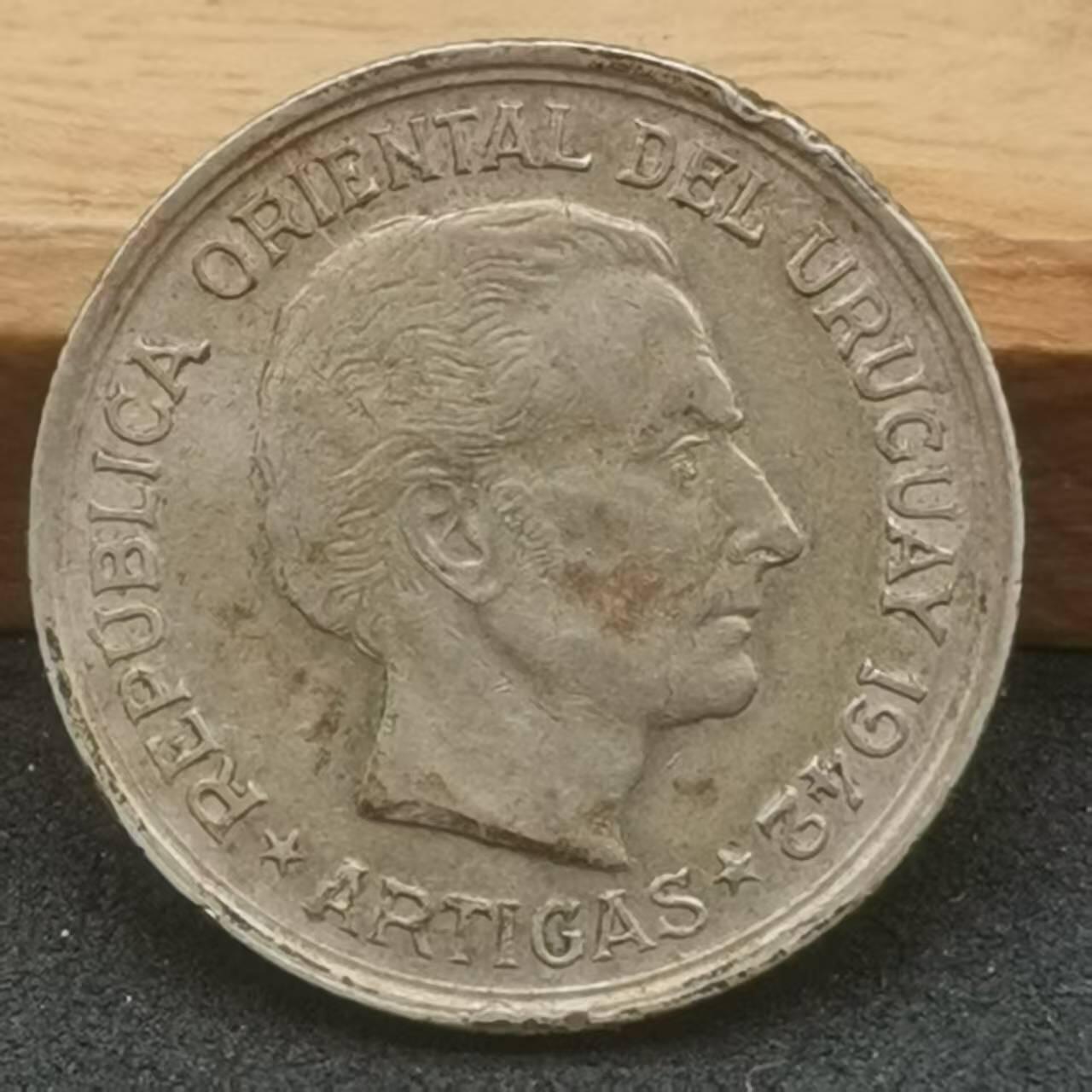 乌拉圭1942-1954年银币三枚