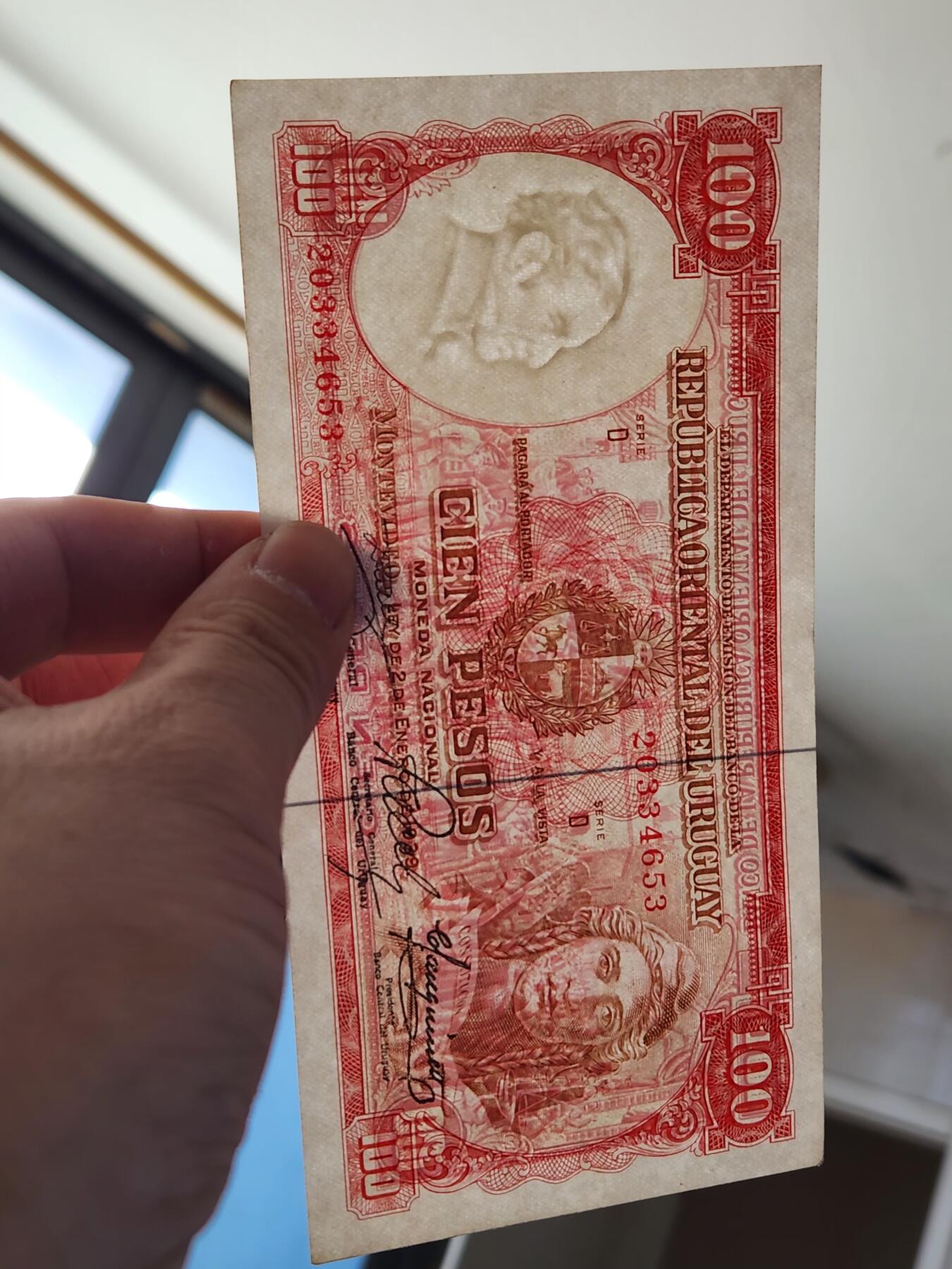 2月10号晚上8点 外国纸币自动截拍第23场 1939年乌拉圭100比索  稀有品种 经典收藏 背面大场景 极美品 