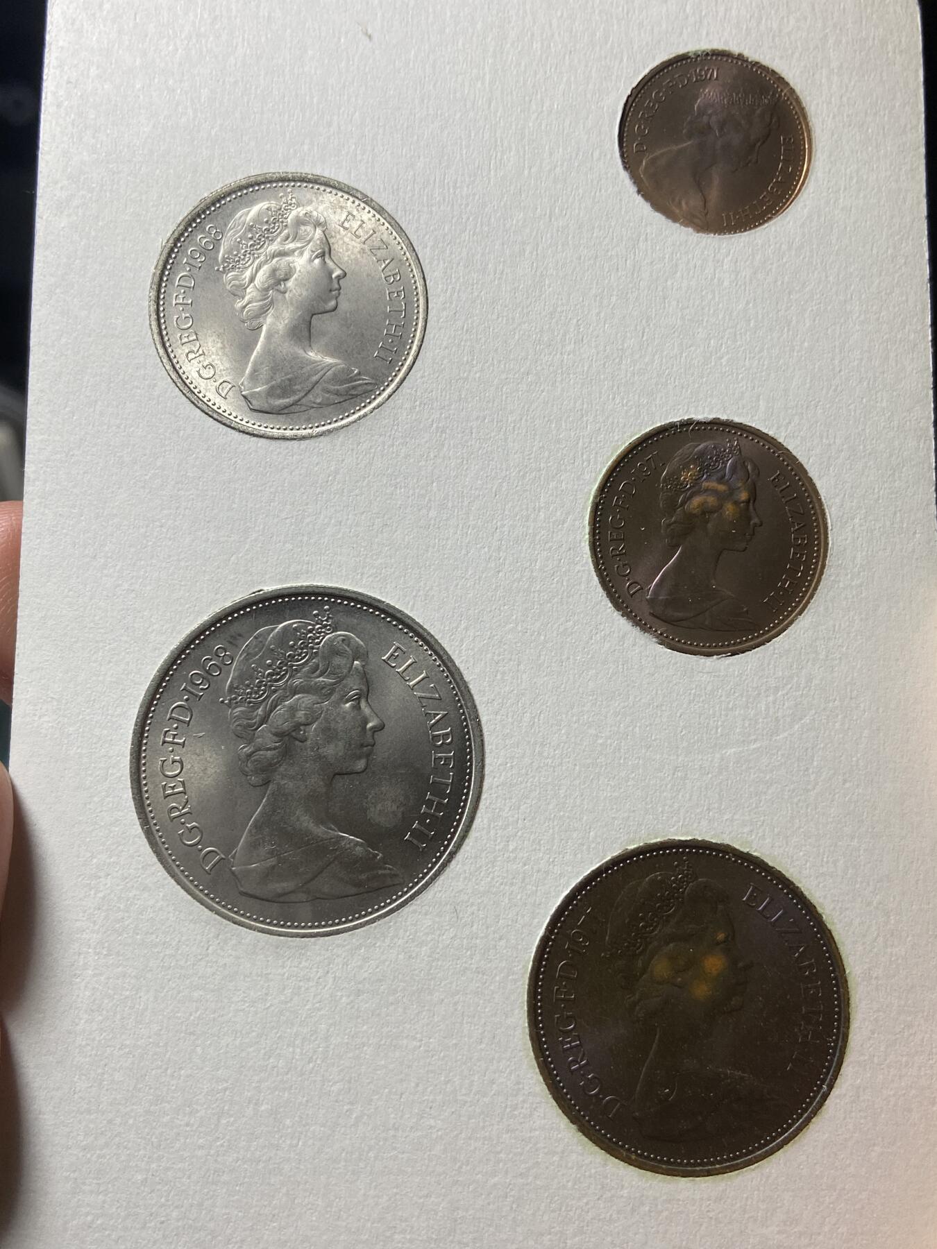 2026年第二十三场(总第一百九十二场）外国好品散币场(年后发货) 英国🇬🇧十进制第一版首发年原册套币5枚