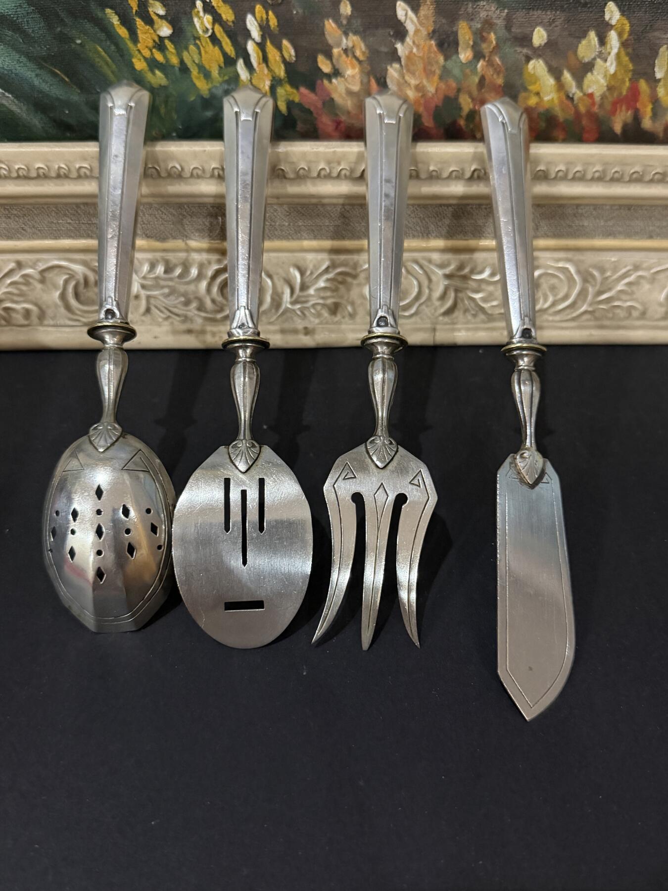 海外回流春节精品专场（一） 法国回流19世纪纯银餐具（尺寸：左起16.7cm，17.2cm，17.2cm，18.7cm，重：139.1g，有银标）