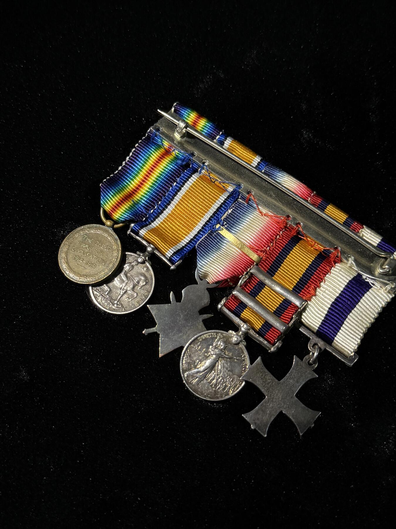 欢庆春节！戎马世界章牌大赏第111期春节大拍 英国战功十字mini联排