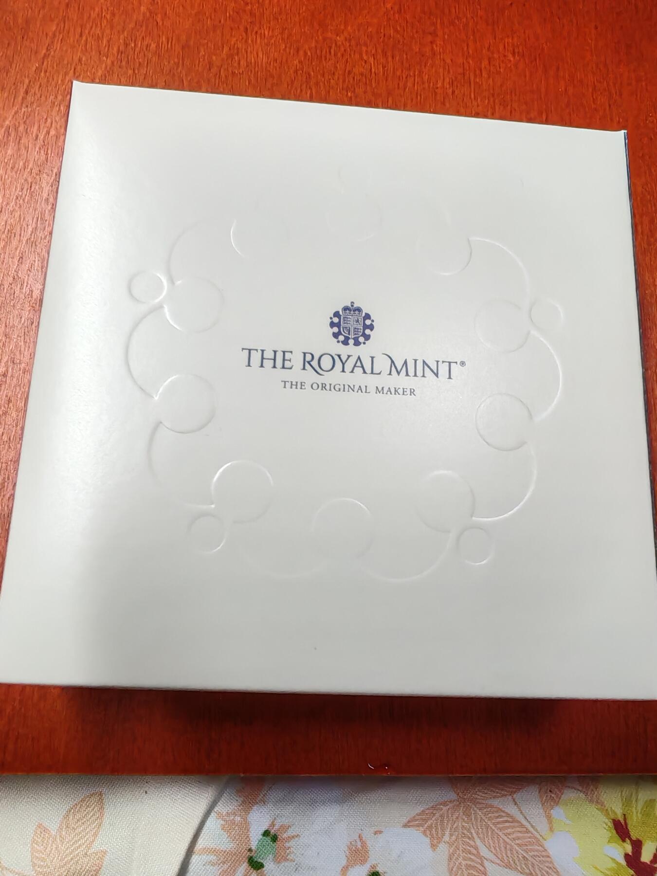 长老汇蛇年精选第一百场拍卖 2021英国发现胰岛素百周年50便士精制加厚银币，16克925银，1500枚，盒证全