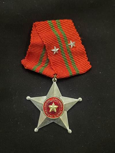 （450件拍品！制服徽章盛宴）罗岚⭐爱藏⭐年前甄选大拍场-店主清仓处理-分享拍场额外现金红包（实体经营） - 越南社会主义共和国越中战争时期二级战功勋章