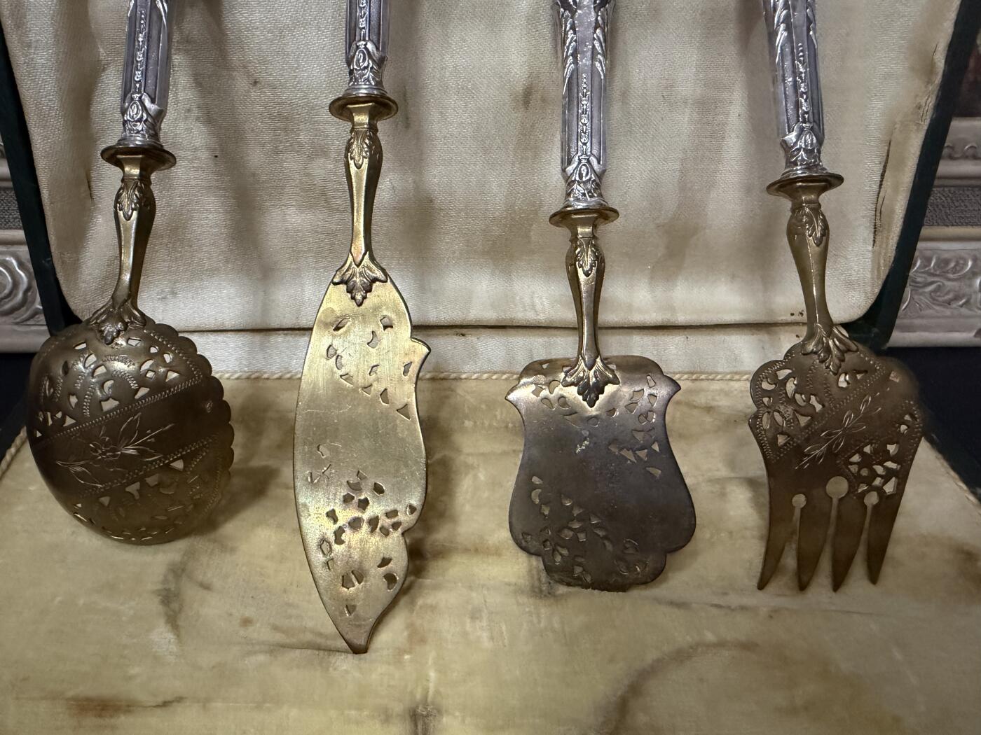 海外回流春节精品专场（一） 法国回流19世纪纯银餐具一套（左起尺寸：15.8cm，18.8cm，15.9cm，16.5，120g，有银标）