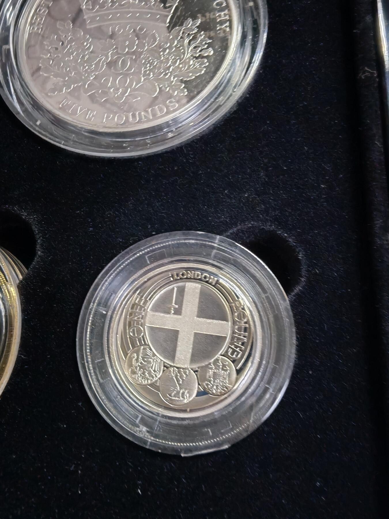 长老汇蛇年精选第一百场拍卖 2010英国年度5枚精制加厚银币套币，134.56克925银，盒证全，钢琴烤漆，2500套，2024年同等套币已上涨到669英镑