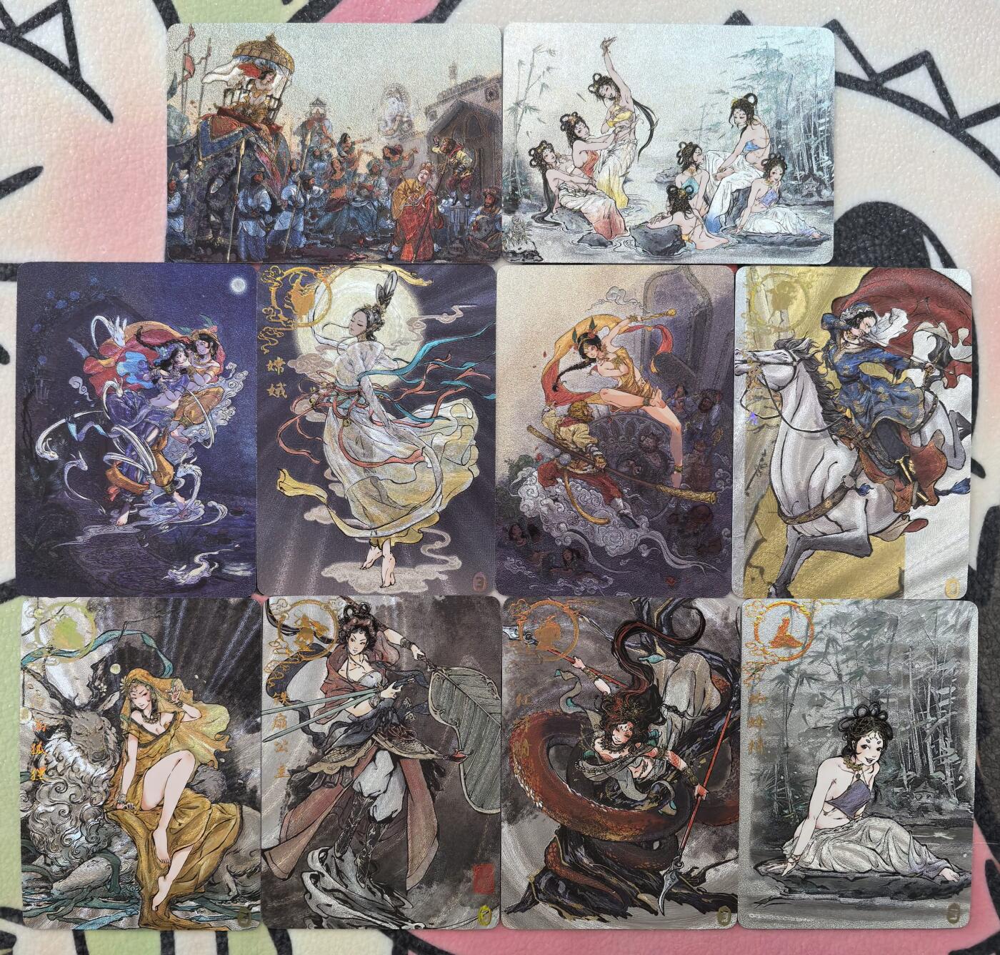 丫丫卡拍贺岁期-隔天发货（2月11日22：00截拍） 【半粗】橙卡文化--百媚西游 主卡+场景卡+解锁卡 一套22张一弹全 ☆工艺为第一张图，后几张是全粗工艺，用作查看具体卡图。此链接为半粗套