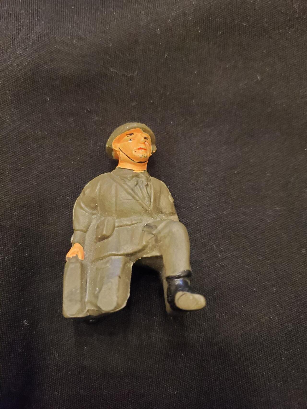 （450件拍品！制服徽章盛宴）罗岚⭐爱藏⭐年前甄选大拍场-店主清仓处理-分享拍场额外现金红包（实体经营） 民主德国原品兵人 akm武器 非后期复刻