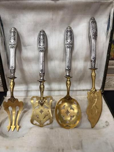 海外回流春节精品专场（一） - 法国回流19世纪纯银餐具一套（左起尺寸：17.2cm，16cm，16.5cm，18cm，重：113.4g）