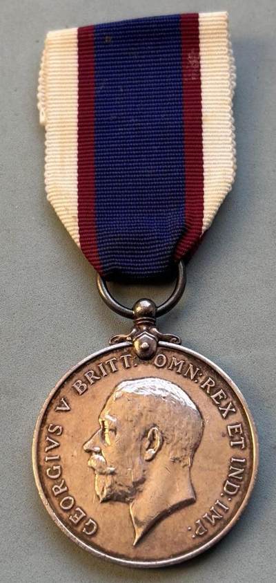 盛世勋华——号角文化勋章邮票专场拍卖第305期 - 英国海军预备役服役奖章 银制带边铭 总重34克，银价600+