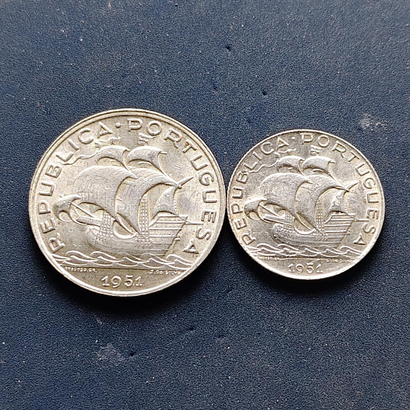 【全场包邮】纯粹捡漏拍502场 葡萄牙1951年2.5-5埃斯库多帆船银币2枚一组【25毫米7克65%+20毫米3.5克65%】