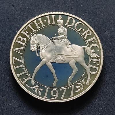 【全场包邮】纯粹捡漏拍503场 - 【女王登基25周年系列】英国1977年1克朗克朗型精制纪念银币【38.61毫米28.28克92.5%】