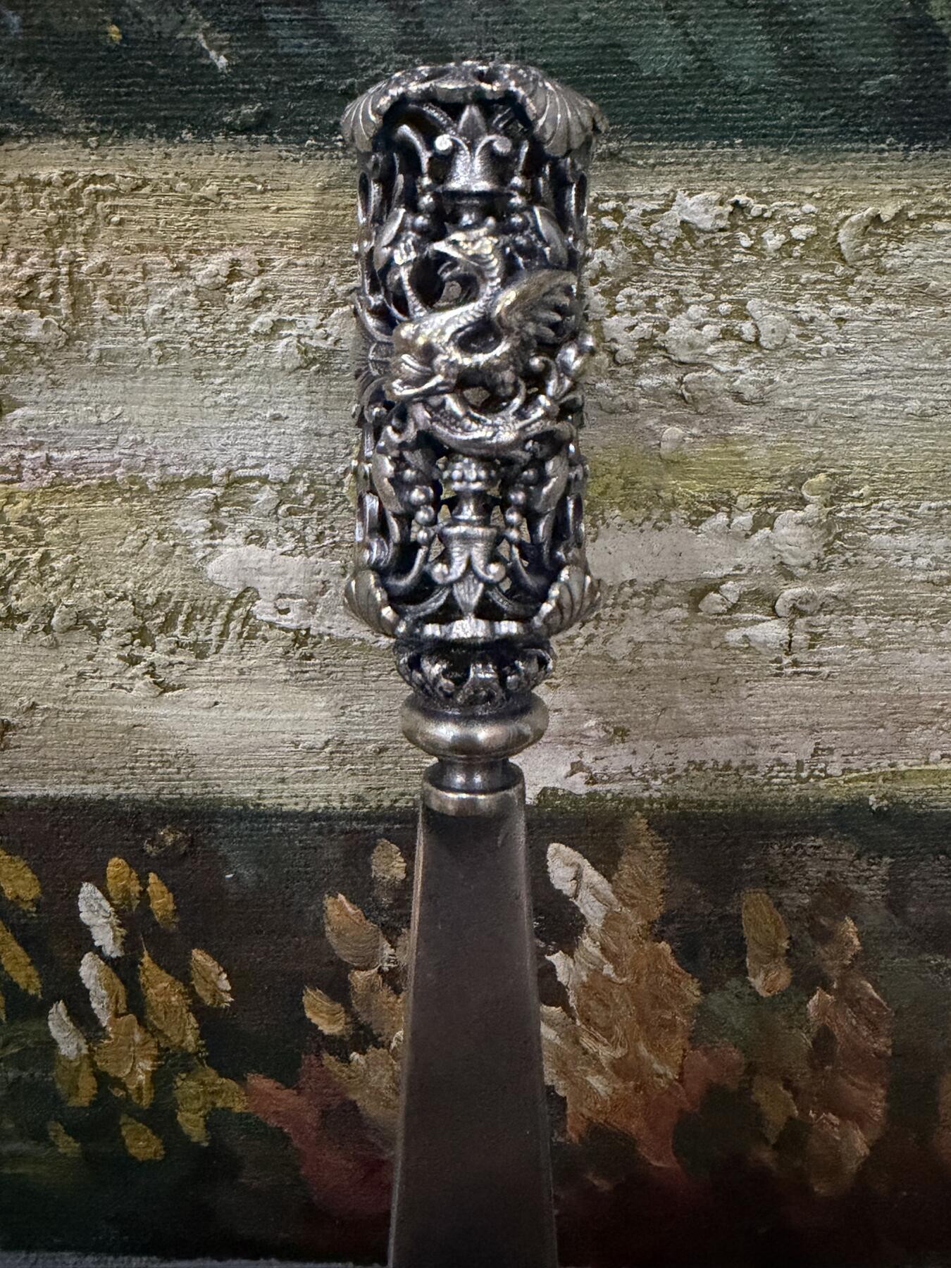 海外回流春节精品专场（一） 本场重器-法国回流拿破仑三世精美镂空纯银文具一套（带原盒，笔：18.2cm，拆信刀：17.8cm，火漆章：6.5cm，重合计：94.5g。无银款。）