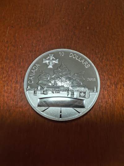 长老汇蛇年精选第一百场拍卖 - 2011加拿大高速路上的英雄10加元精制银币，15.87克999银，盒证全，7732枚