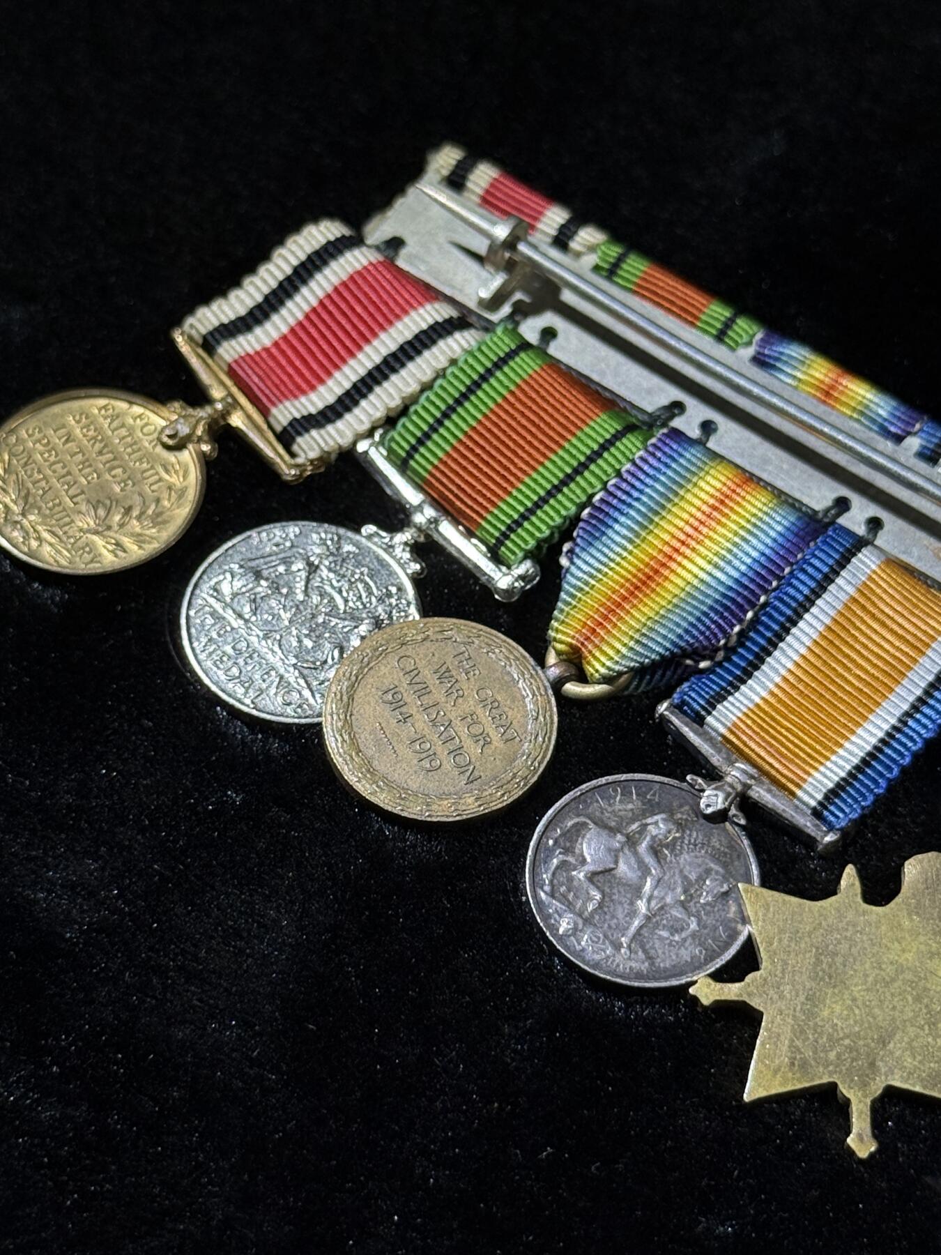 欢庆春节！戎马世界章牌大赏第111期春节大拍 英国MBEmini章联排