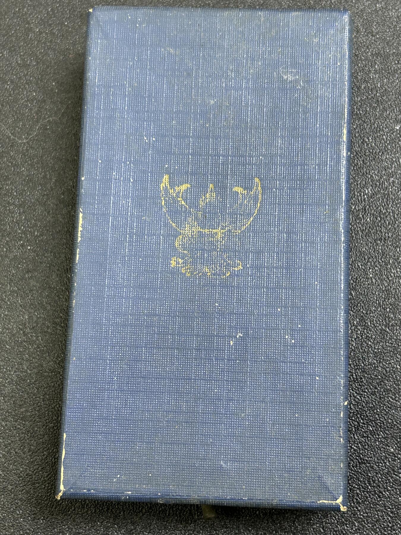 西秦中古拍卖第七十七期 2026马年新春专场 本场拍品年初九发出 泰国军官级王冠勋章 银制有标 带早期纸盒