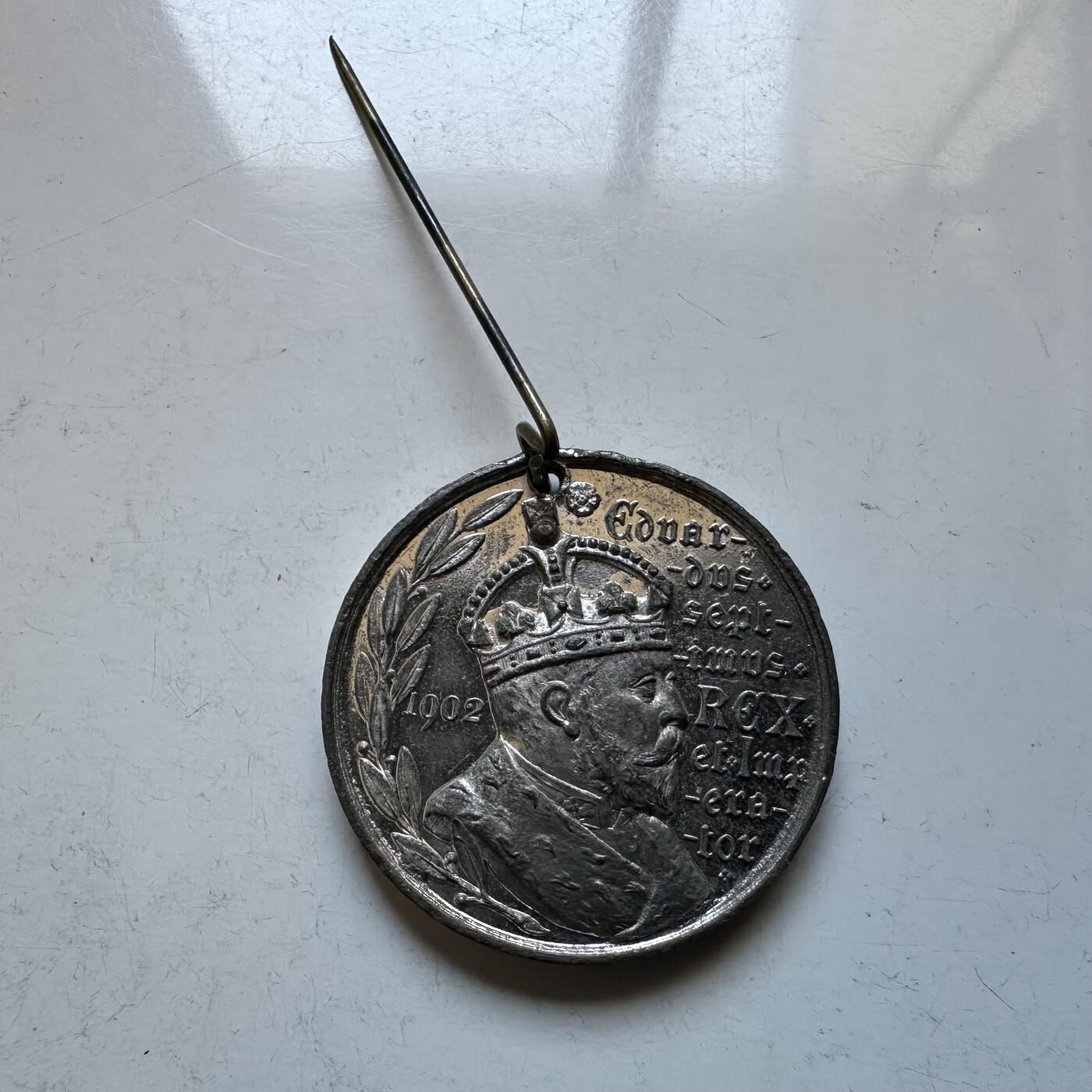 🌹外币初藏🌹🐯2026年第19场 快递已停，正月十五后再发 英国1902年爱德华七世加冕纪念 比阿特丽斯公主赠 纪念章32毫米