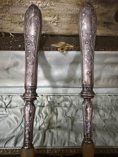 海外回流精品拍卖（五一专场） 法国回流19世纪银餐具一套（勺子：29.3cm，叉子：29.2cm，重：197g，有款。柄处为银制900，但柄内部材质不确定）