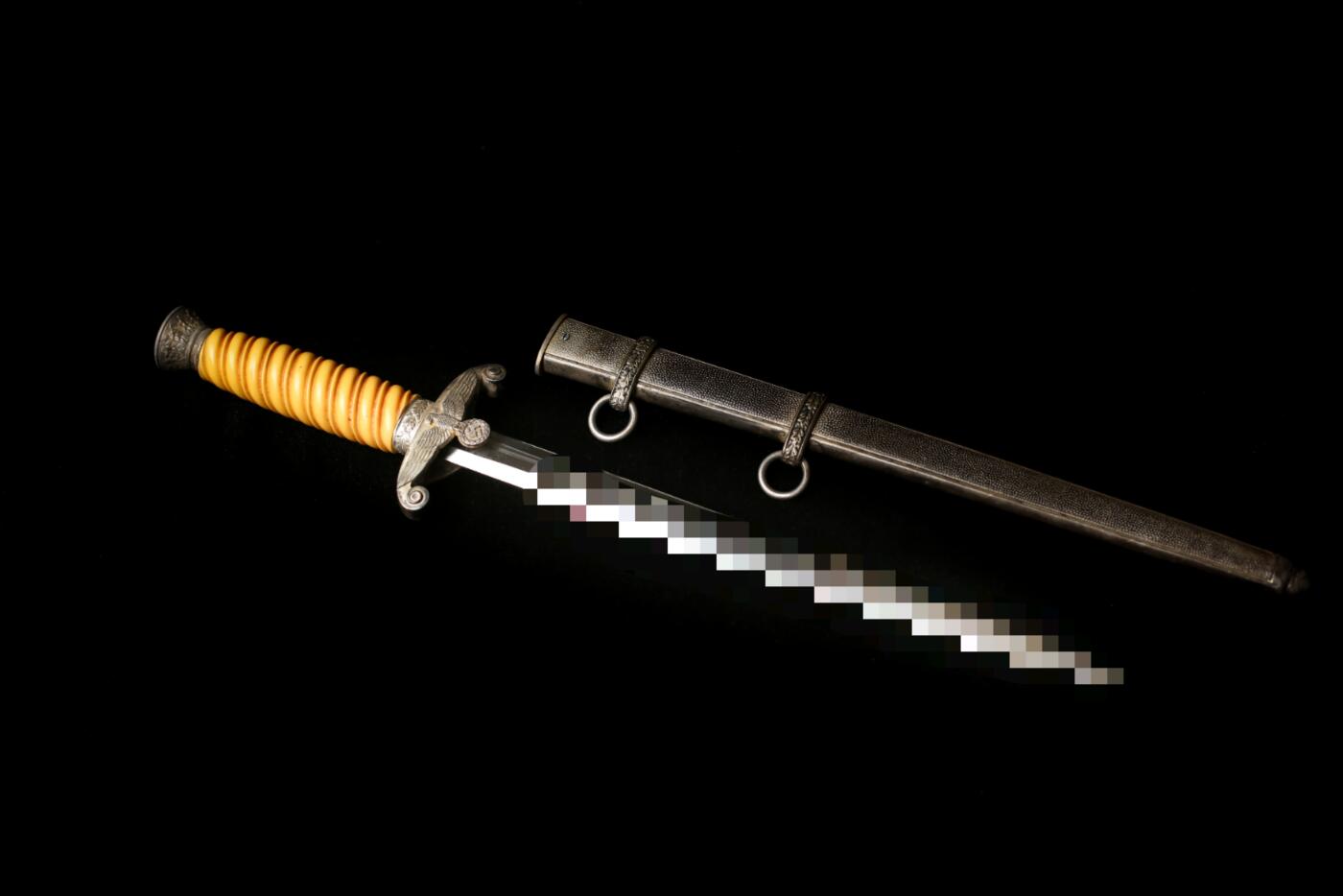 欢庆春节！戎马世界章牌大赏第112期春节大拍  德专场 德国陆军军官匕首，配吊挂带与军官剑穗——霍斯特（Hörster）制造 品相极好