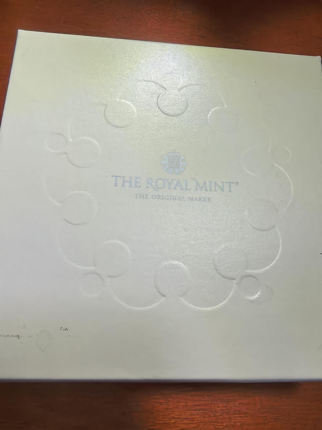 长老汇蛇年精选第一百场拍卖  2021英国伟大的雕刻师系列维多利亚哥特肖像5英镑精制银币，2盎司999银，3750枚，盒证全