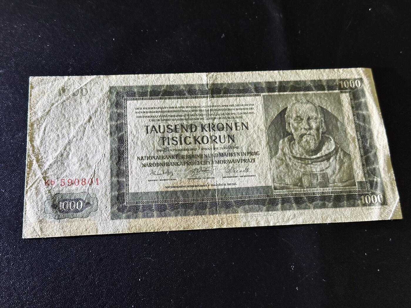 《外钞收藏家》第六百一十期（新年假期场/年后快递恢复正常再发货）（长期征集拍品、欢迎藏友们联系合作） 1942年波希米亚和摩拉维亚1000克朗 非全新 品相如图