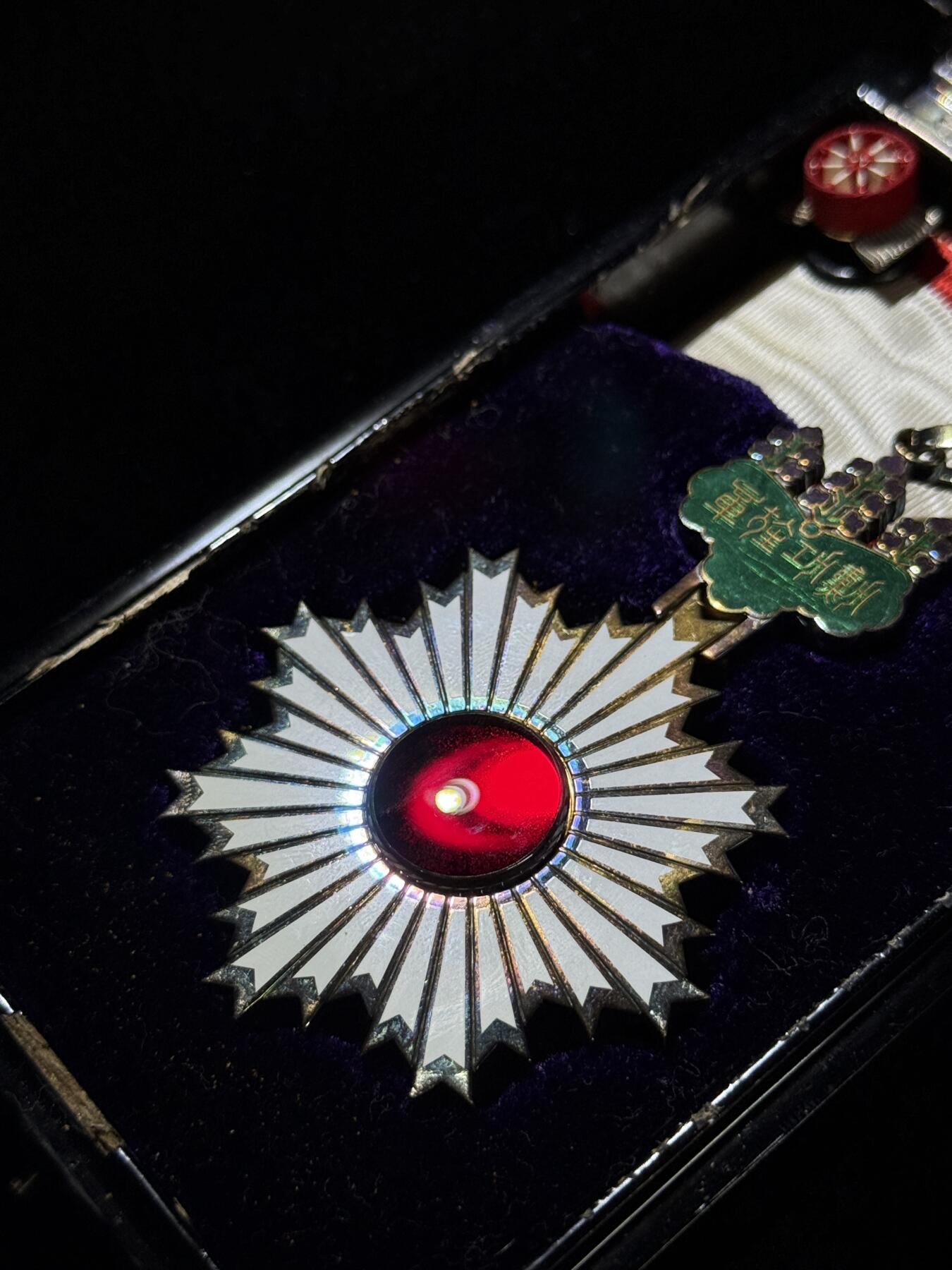 欢庆春节！戎马世界章牌大赏第111期春节大拍 勋三等旭日章