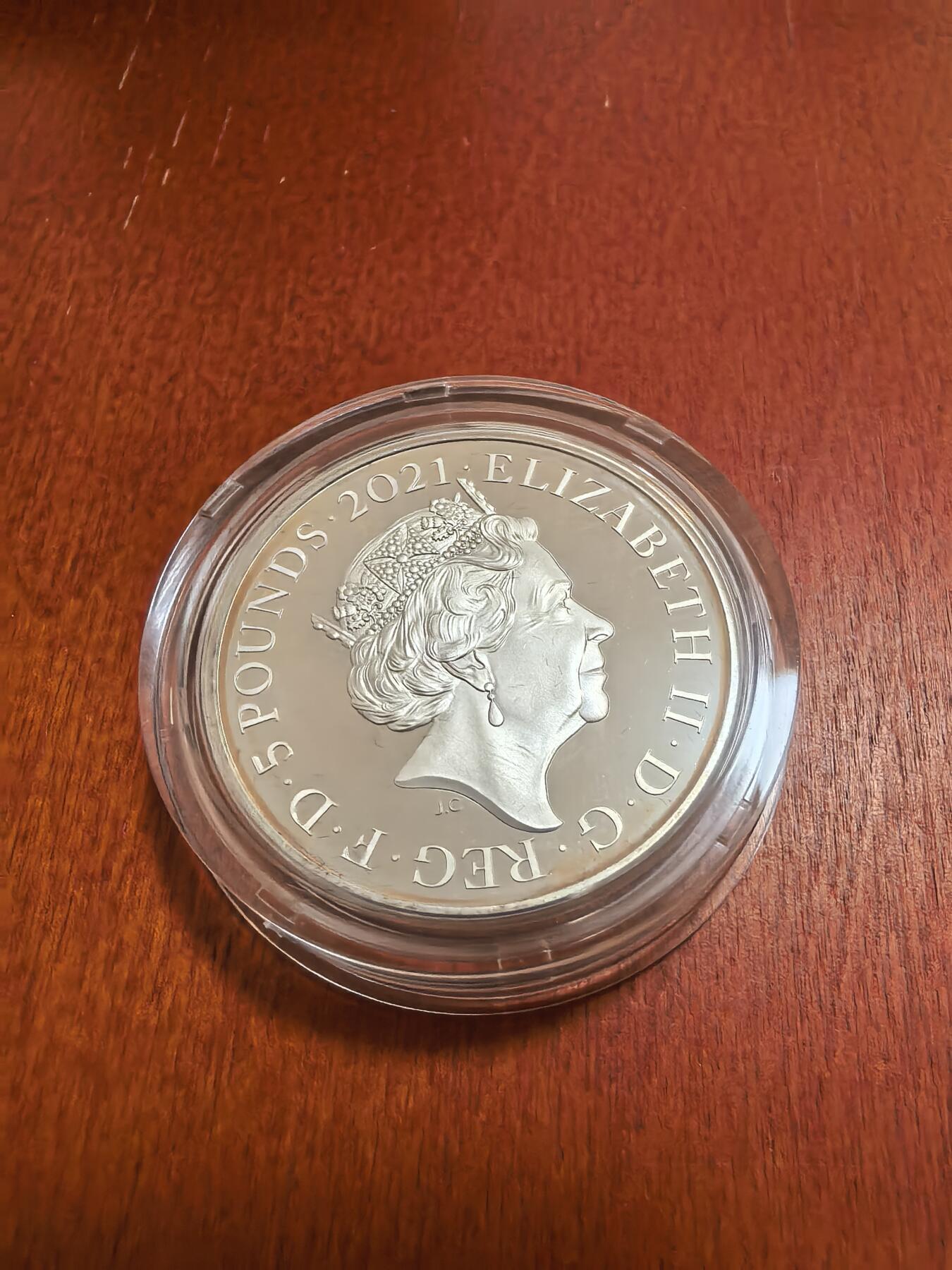 长老汇蛇年精选第一百场拍卖 2021英国伊丽莎白二世95寿诞5英镑精制加厚银币，56.56克925银，盒证全，1926枚