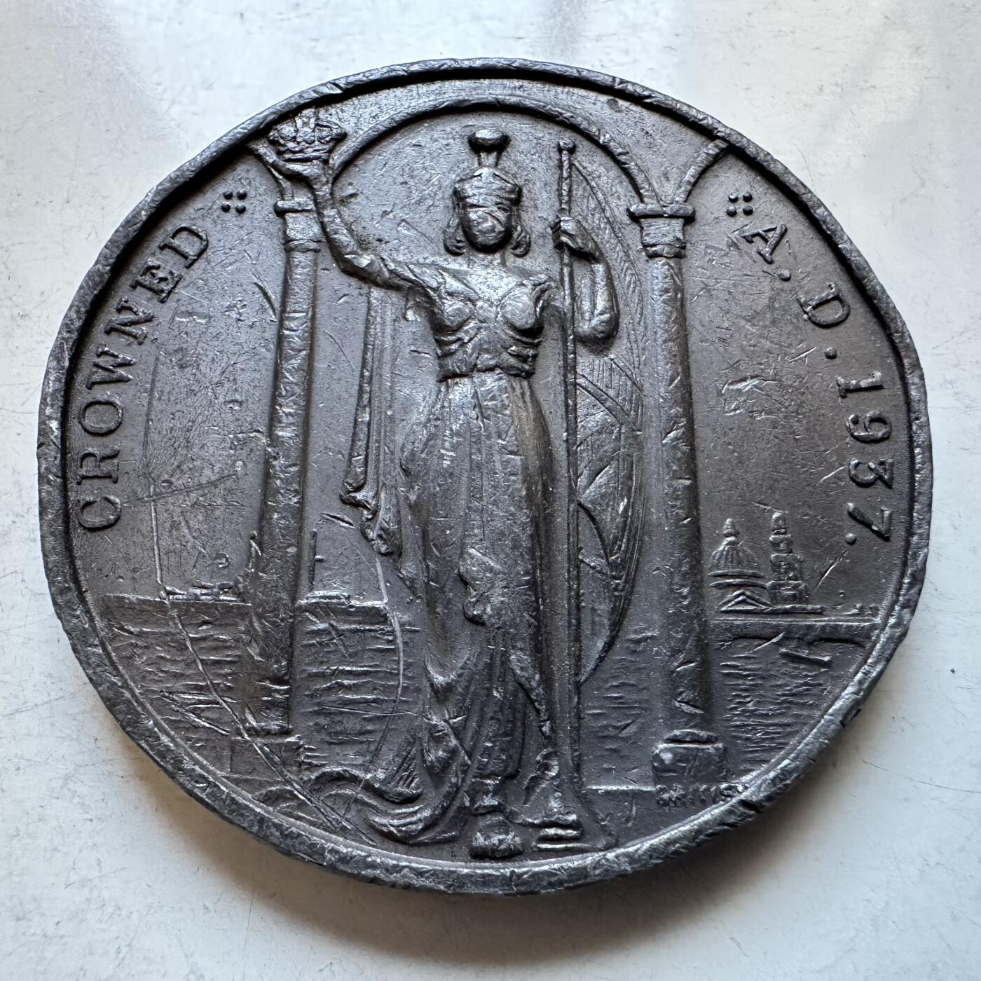 🌹外币初藏🌹🐯2026年第19场 快递已停，正月十五后再发 英国1937年乔治六世伊丽莎白王后加冕纪念章 44.3毫米 大尺寸