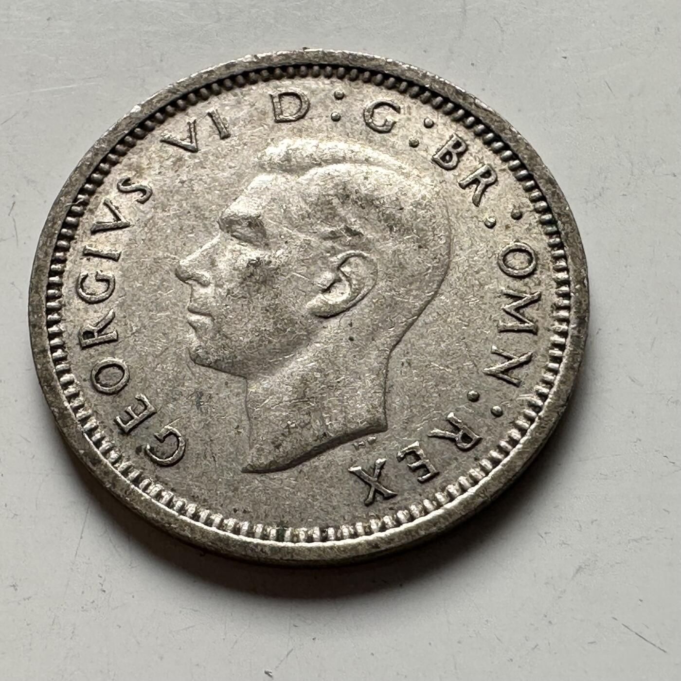 🌹外币初藏🌹🐯2026年第19场 快递已停，正月十五后再发 英国1940年三便士银币 1.41克50%银 