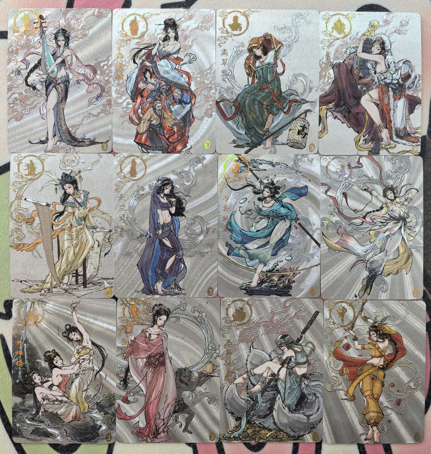 丫丫卡拍贺岁期-隔天发货（2月11日22：00截拍） 【半粗】橙卡文化--百媚西游 主卡+场景卡+解锁卡 一套22张一弹全 ☆工艺为第一张图，后几张是全粗工艺，用作查看具体卡图。此链接为半粗套