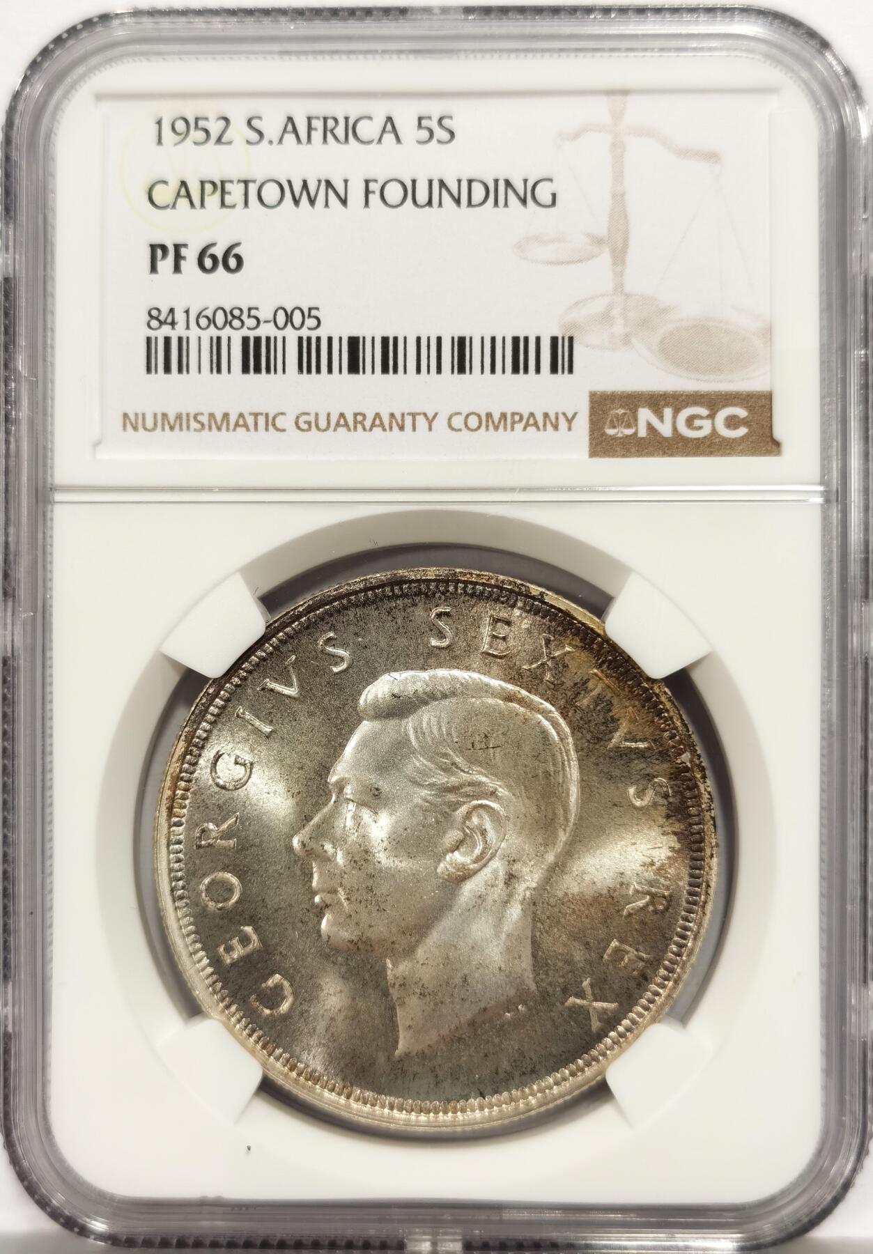 博洋堂蛇年收官专场暨第161期（全场包邮） NGC PF66 英属南非1952年发现开普敦建城300周年5先令精制银币，发行量18000枚。PROOF精制币，原汁原味老包浆，包浆醇厚润泽又犀利，状态一流。