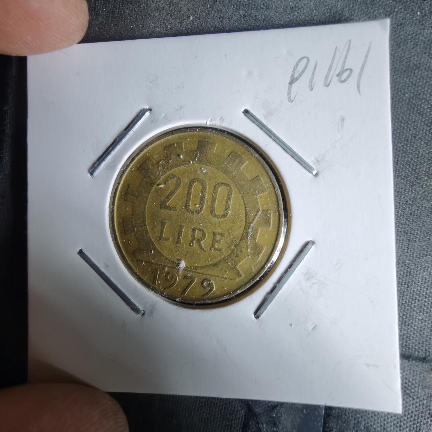 沼泽如烟--第991场 意大利1979年200里拉