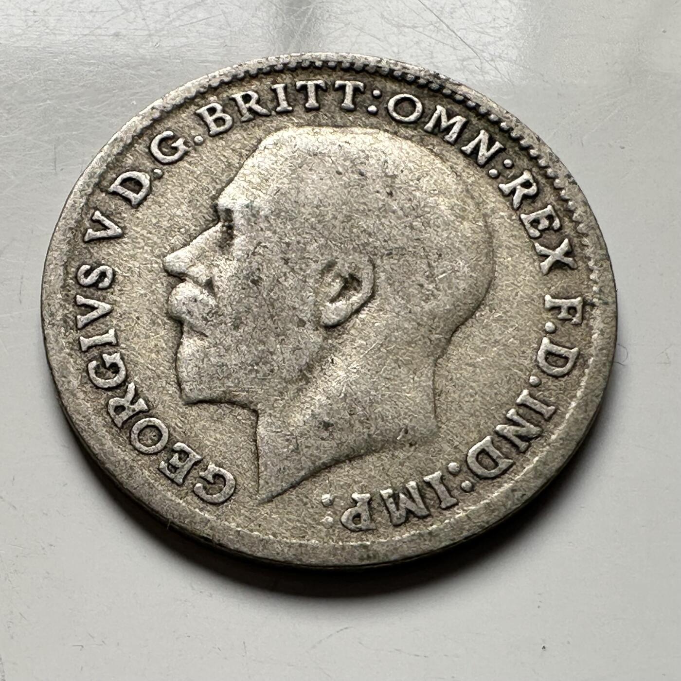 🌹外币初藏🌹🐯2026年第19场 快递已停，正月十五后再发 英国1920年三便士银币 1.41克50%银 e