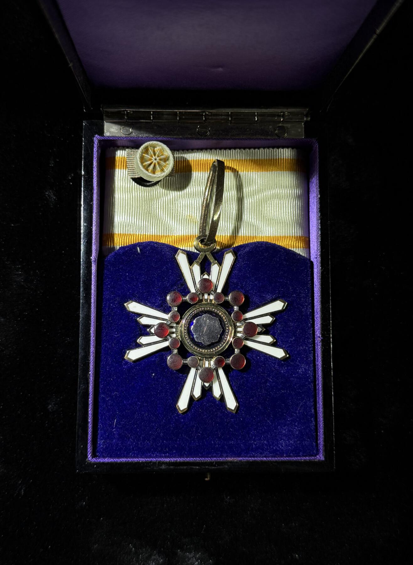 欢庆春节！戎马世界章牌大赏第111期春节大拍 勋三等瑞宝章