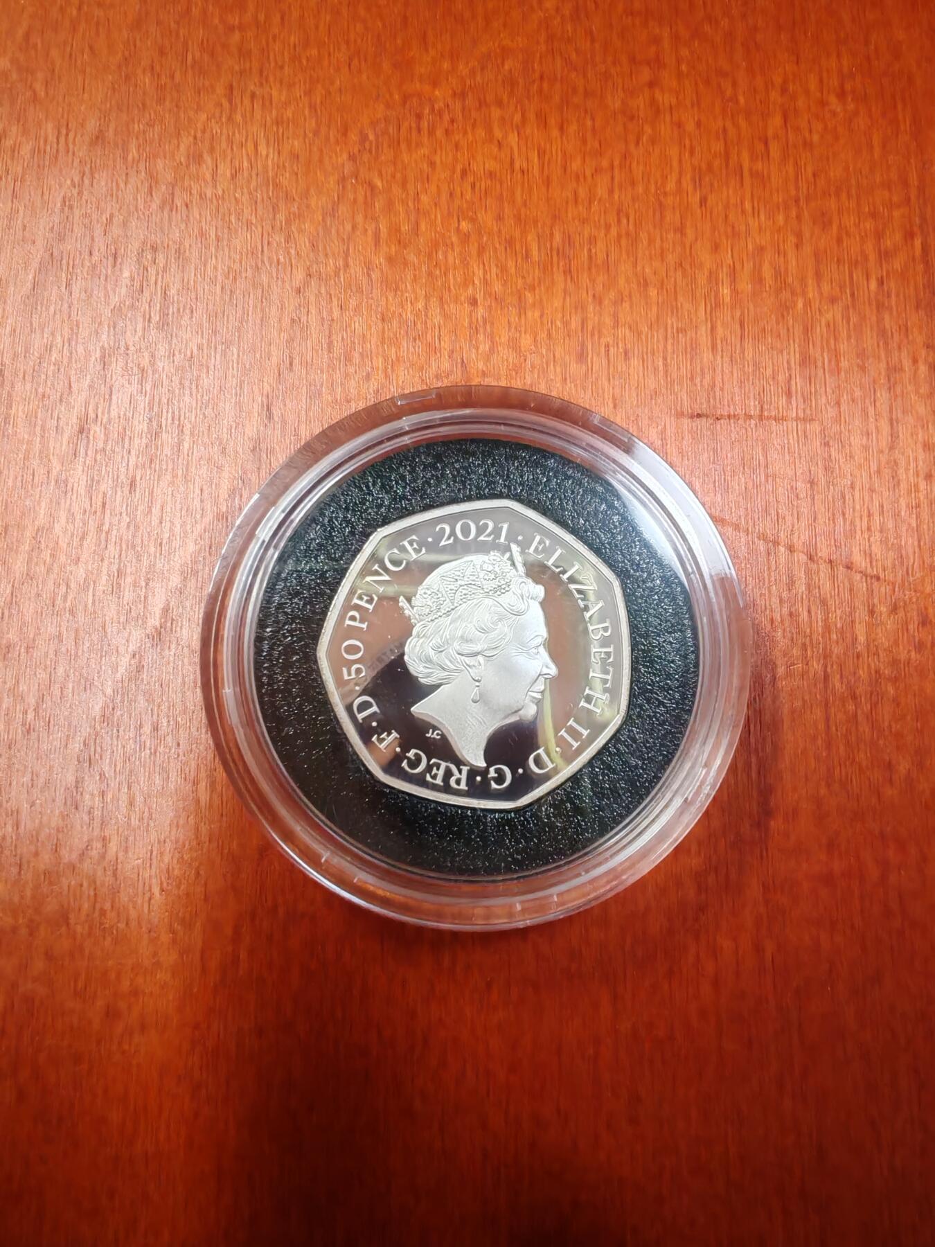 长老汇蛇年精选第一百场拍卖 2021英国发现胰岛素百周年50便士精制加厚银币，16克925银，1500枚，盒证全