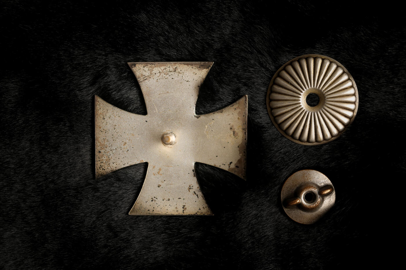 欢庆春节！戎马世界章牌大赏第112期春节大拍  德专场 德三 大三片式一级铁十字勋章  极其少见 Otto Schickle厂造无标（该厂有RK制造权限却在41年被禁止从事勋章生产，所以作品稀有））