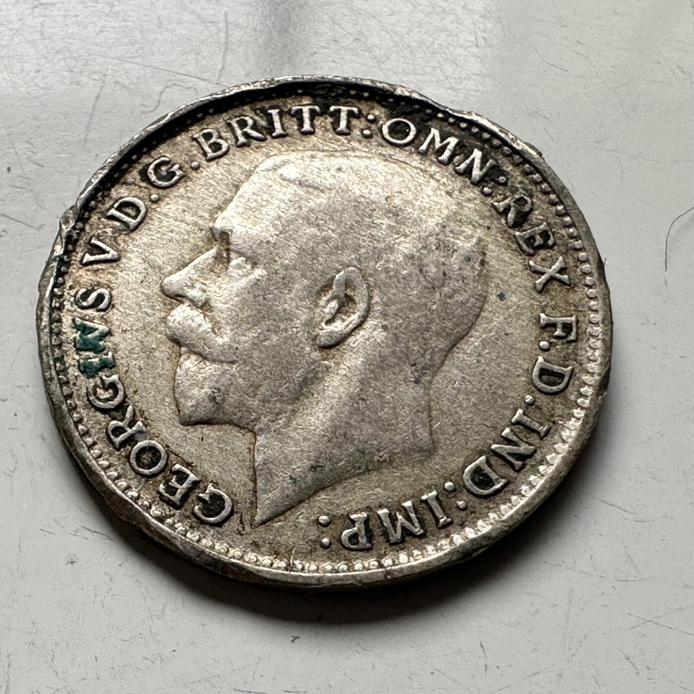 🌹外币初藏🌹🐯2026年第19场 快递已停，正月十五后再发 英国1920年三便士银币 1.41克50%银 d