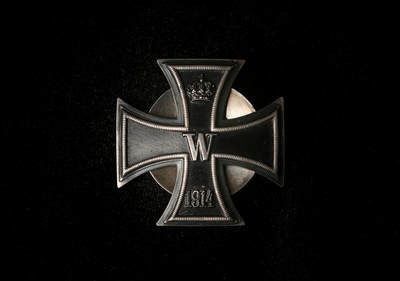 欢庆春节！戎马世界章牌大赏第112期春节大拍  德专场 - 一战一级铁十字勋章 大三片结构 800银标+星标  非常非常非常稀少的军官协会版本