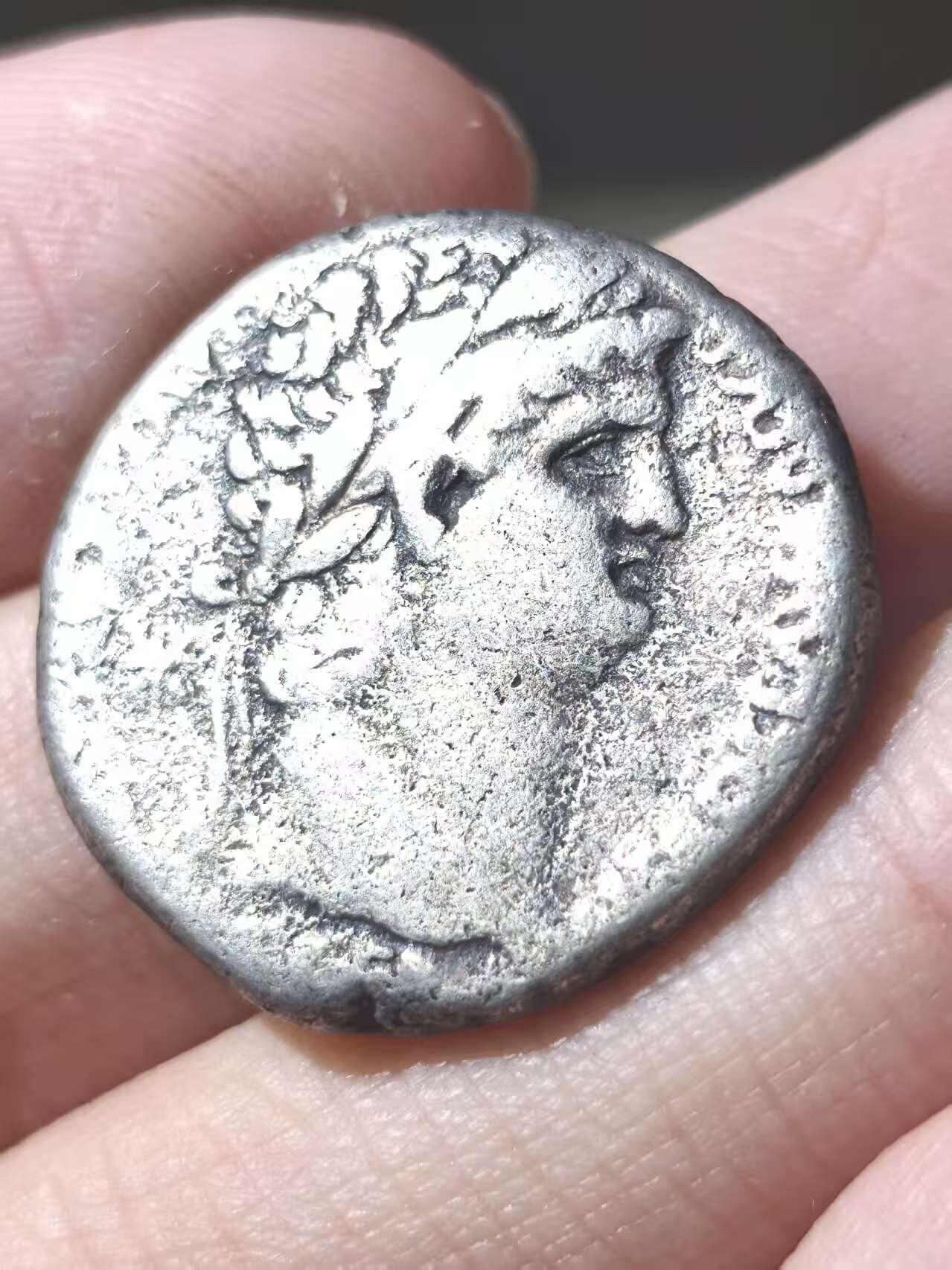 星盘世界钱币二月二十一日初五 世界古典币春节精品大拍 祝各位藏友马年大吉-新年新气象！ 小名誉！古罗马帝国- 尼禄4德拉克马大银币 高纯度 63-68年 特发追思-克劳狄乌斯 八芒星面尼禄头与克劳狄乌斯头像 拉丁铭文： DIVOS CLAVD AVG GERMANIC PATER AVG