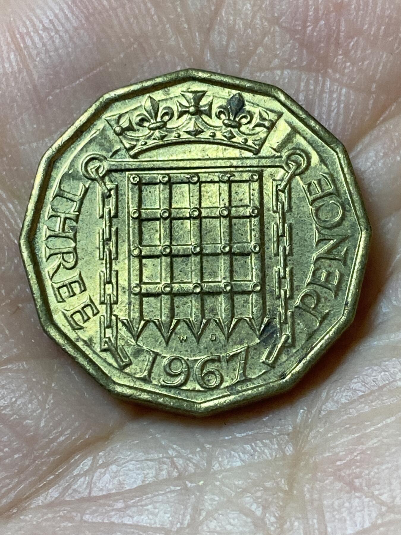 2026年第二十三场(总第一百九十二场）外国好品散币场(年后发货) 英国🇬🇧1967年3便士(伊丽莎白二世青年桂冠第二版，普制币关门年)