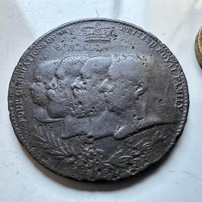 🌹外币初藏🌹🐯2026年第19场 快递已停，正月十五后再发 - 英国1900年维多利亚王室四代头像雷明顿打字机广告纪念章31.8毫米