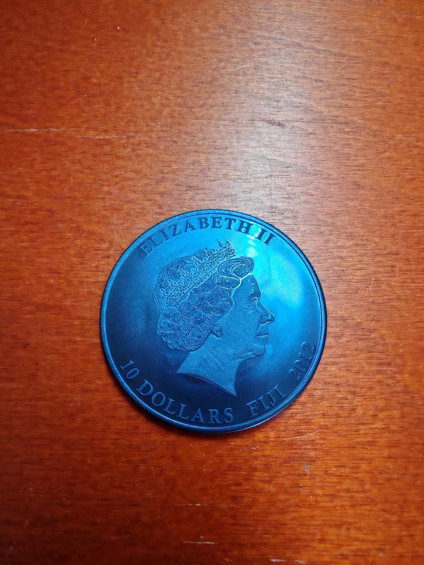 长老汇蛇年精选第一百场拍卖 龙头币！ 2012斐济龙年10元蓝色钽金属币，1盎司995钽，世界首枚