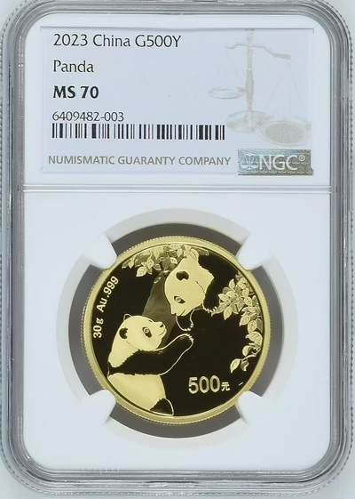 【礼羽收藏】🌏世界钱币拍卖第124期 年前最后一期 正常发货 - 2023年版30克熊猫普制金币，中国人民银行  • 年份：2023年  • 面额：500元  • 材质与成色：Au.999（足金999）  • 重量：30克  • 直径：32毫米  • 发行量：100万枚  • 评级信息：NGC MS 70（满分评级，代表币面无任何瑕疵，品相完美）  