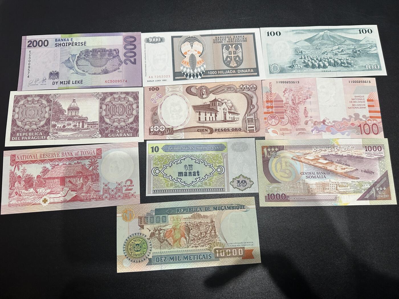 《外钞收藏家》第六百一十期（新年假期场/年后快递恢复正常再发货）（长期征集拍品、欢迎藏友们联系合作）