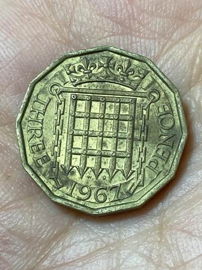 2026年第二十三场(总第一百九十二场）外国好品散币场(年后发货) - 英国🇬🇧1967年3便士(伊丽莎白二世青年桂冠第二版，普制币关门年)