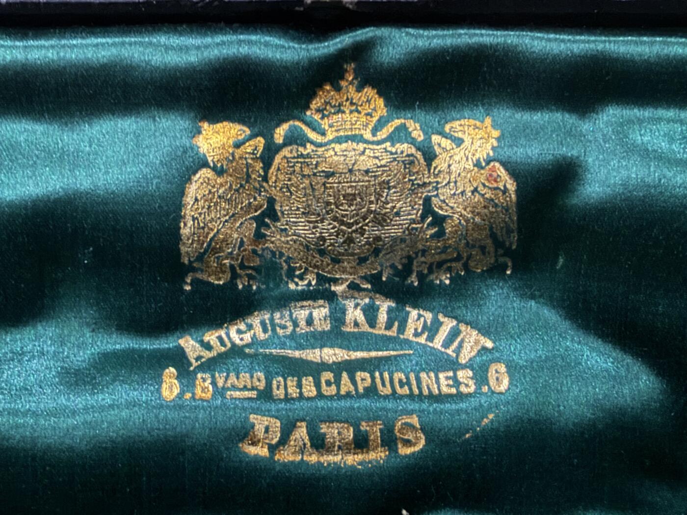 海外回流春节精品专场（一） 本场重器-法国回流拿破仑三世精美镂空纯银文具一套（带原盒，笔：18.2cm，拆信刀：17.8cm，火漆章：6.5cm，重合计：94.5g。无银款。）