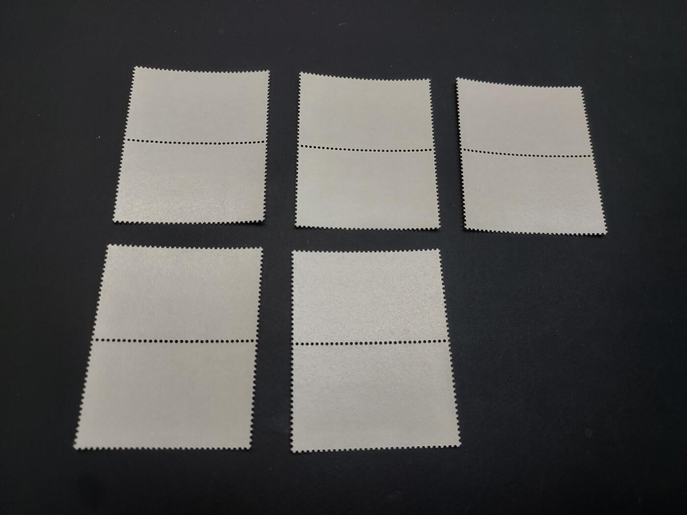 博彦收藏   2月28日 8点邮票专场 全场包邮 香港女皇登基纪念双联 全品