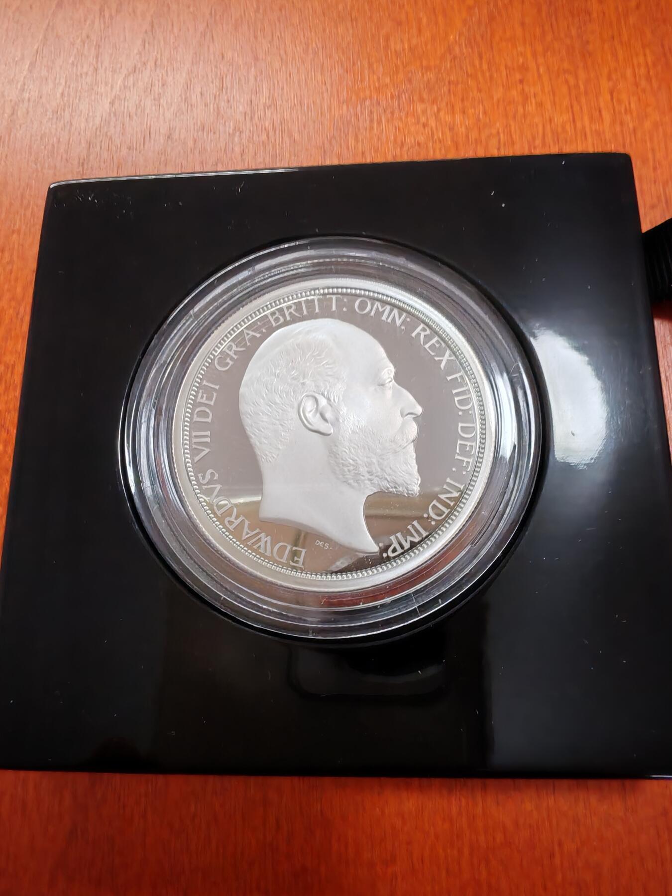 长老汇蛇年精选第一百场拍卖 2022英国历代君主系列爱德华七世5英镑精制银币，2盎司999银，750枚，盒证全，钢琴烤漆木盒