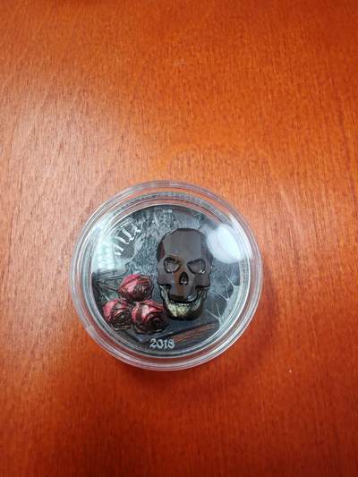 长老汇蛇年精选第一百场拍卖 - 2018赤道几内亚水晶骷髅1000法郎镶嵌施华洛水晶黑化精制银币，1盎司999银，盒证全，1750枚